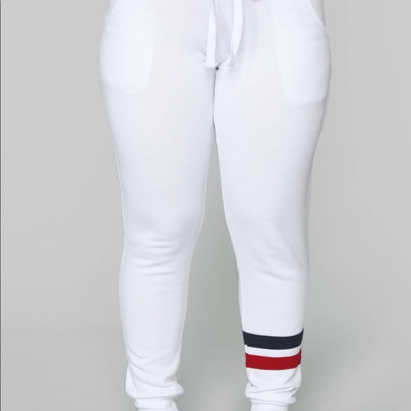 !Sold!❌New Fashion Nova White Jogger Outfit - Picture 5 of 8